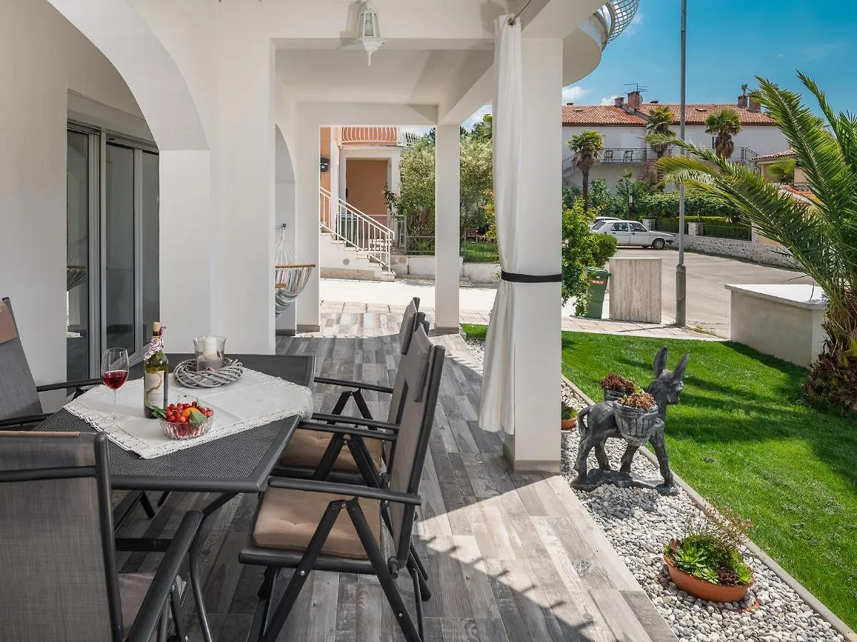 3 & 4 Bedrooms Apartment Simona Porec Croatia